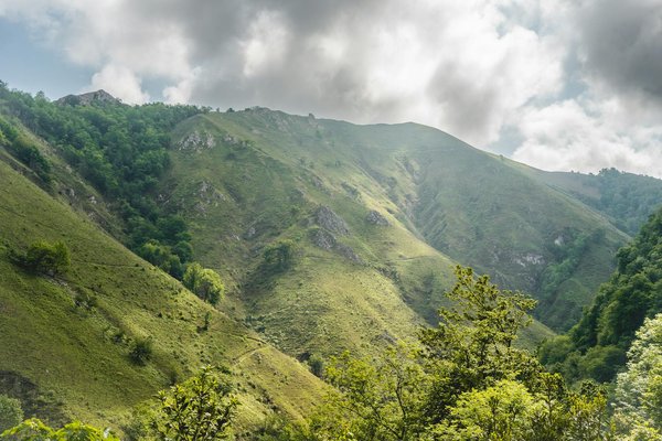 What are the best practices for respecting local customs during your visit to the UK?